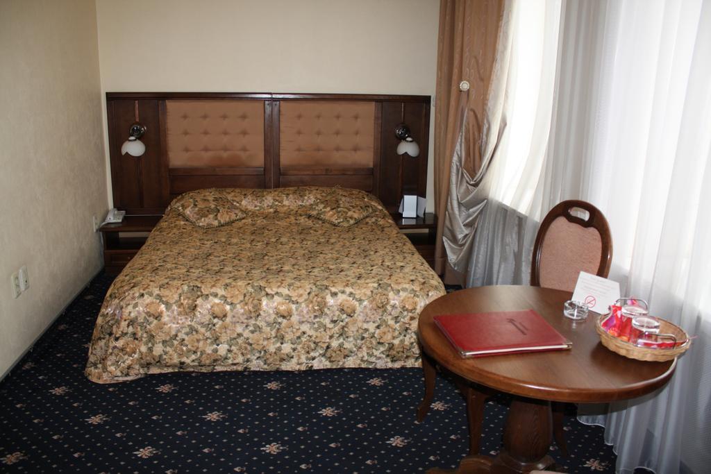 Pushkinskaya Hotel Rosztov-na-Donu Szoba fotó