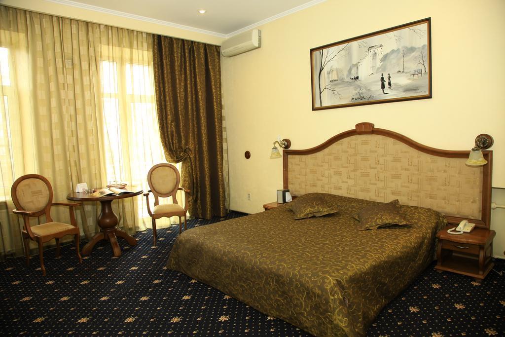 Pushkinskaya Hotel Rosztov-na-Donu Szoba fotó